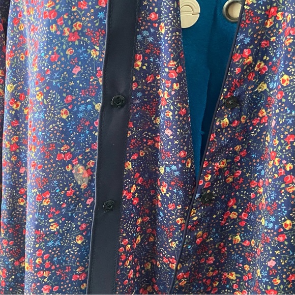 Black Floral print sheer women kimono asymmetrical hemline top. One size. Used. - Picture 8 of 13